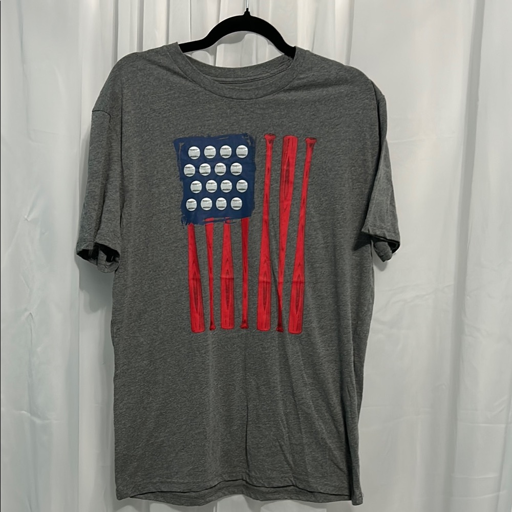 🎁Men's Gray T-Shirt with Baseball Flag Design